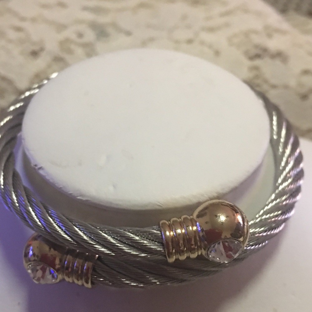 Classic style stainless Austrian crystal bracelet
